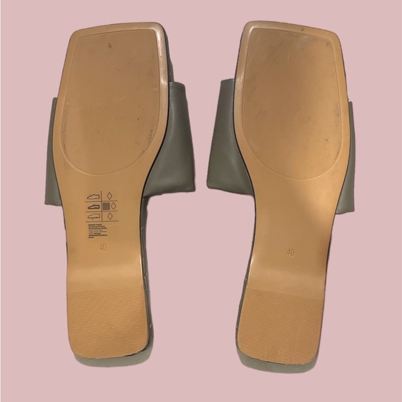 H&M Padded Mules - Picture 2 of 4